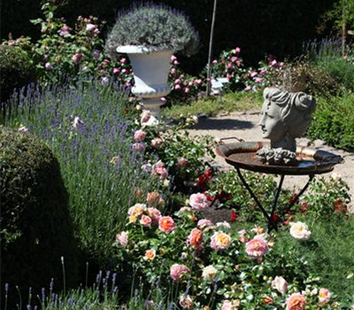 Es müssen nicht immer Zwerge sein - Skulpturen im Garten